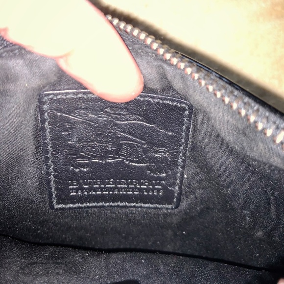 Authentic BURBERRY clutch wallet - Picture 7 of 8
